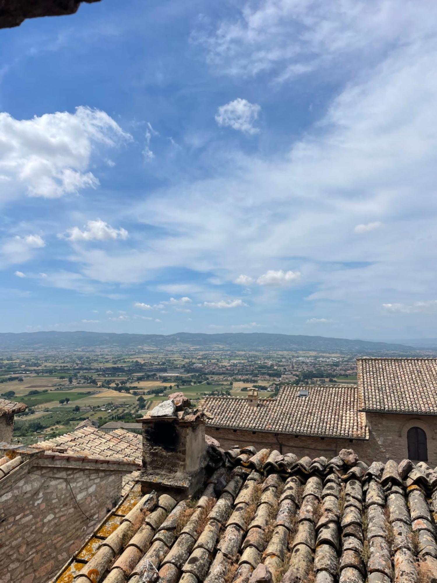 Happy House - Porta San Giacomo Apartment Assisi Exterior photo